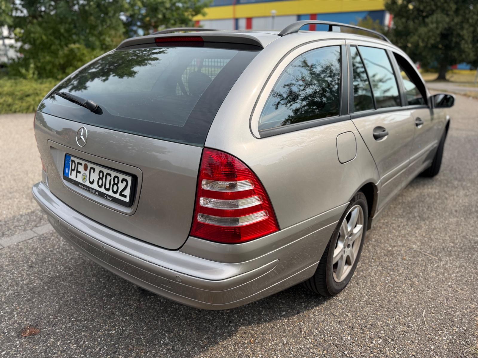 Mercedes-Benz C220 2006 — interior