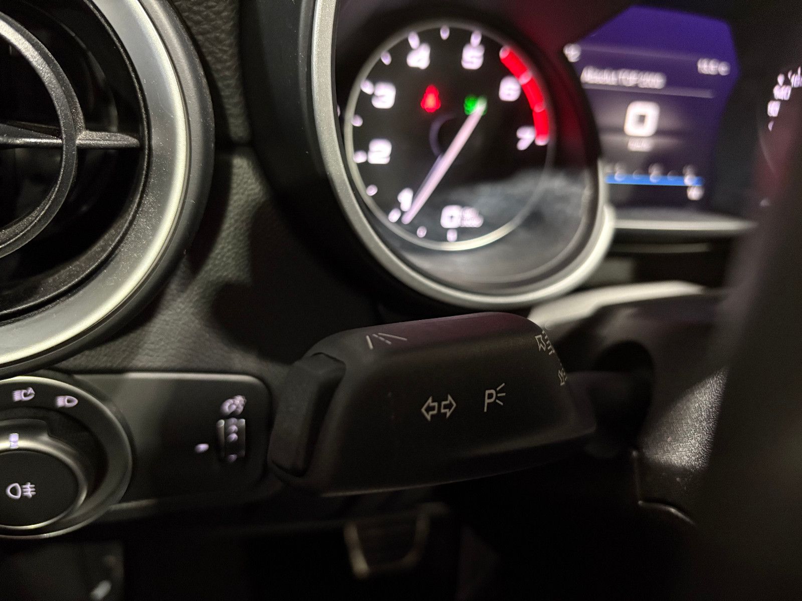 Fahrzeugabbildung Alfa Romeo Stelvio Ti Q4/MEMORY/ACC/NAVI/KAMERA/SHZ/KLIMA