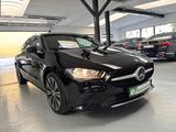 Mercedes-Benz CLA 200d Shooting Brake 1.HAND VIRTUELL KAMERA