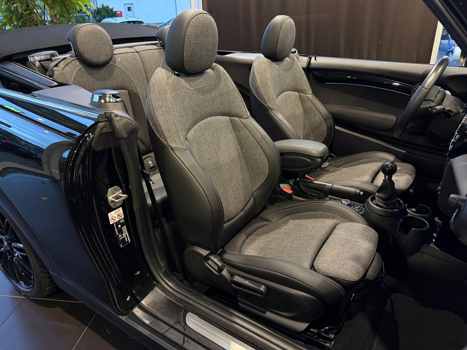 Fahrzeugabbildung MINI Cabrio Cooper  HUD RFK LED NAVI