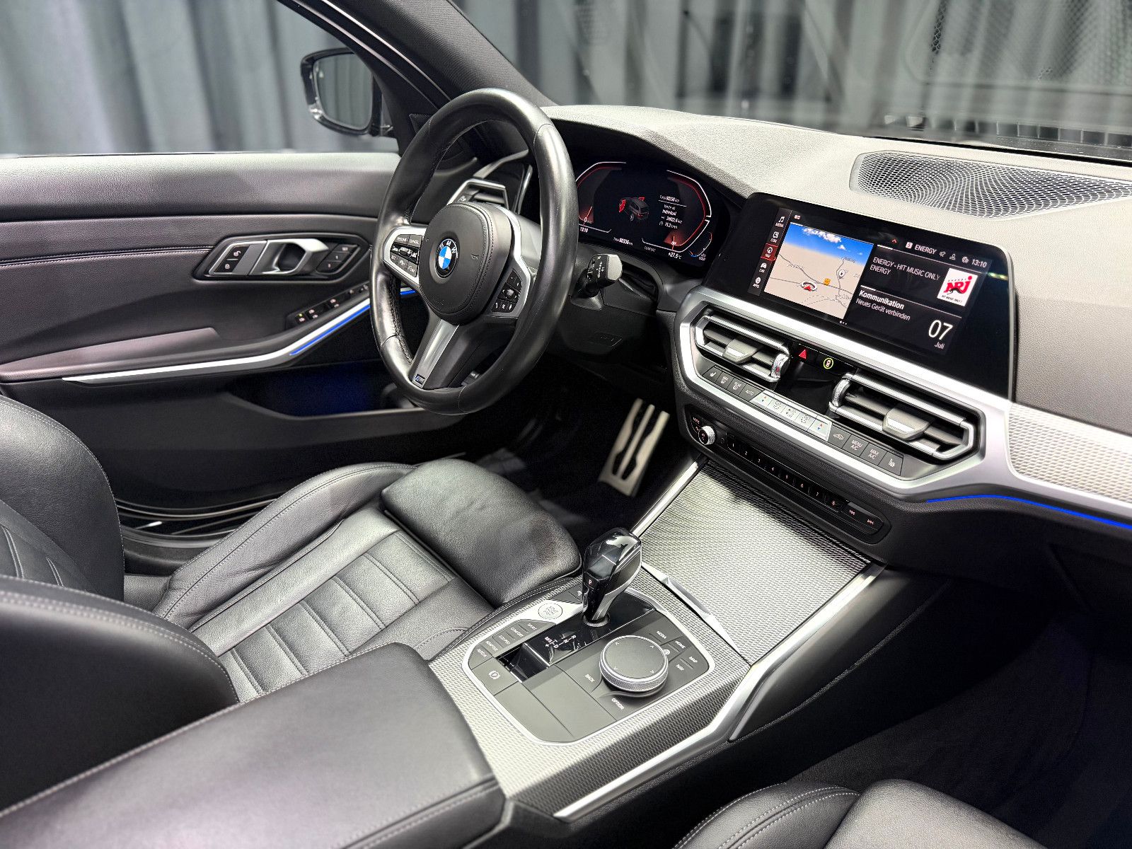 Fahrzeugabbildung BMW 320d Touring xDrive M Sport|HIFI|HuD|LEDER|KAMER