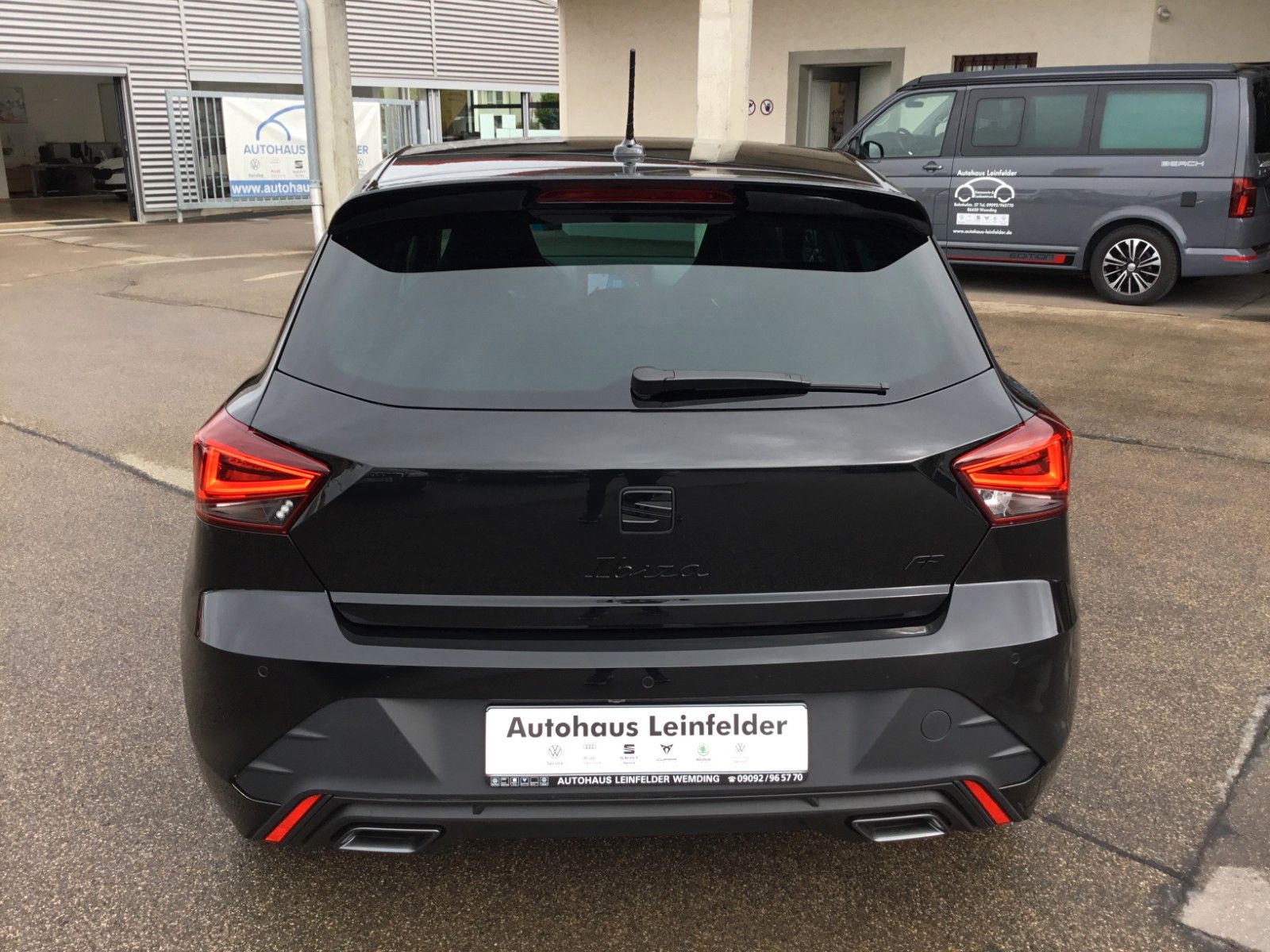 Fahrzeugabbildung SEAT Ibiza 1.5 TSI FR Black Edition DSG+Pano+18"+ACC