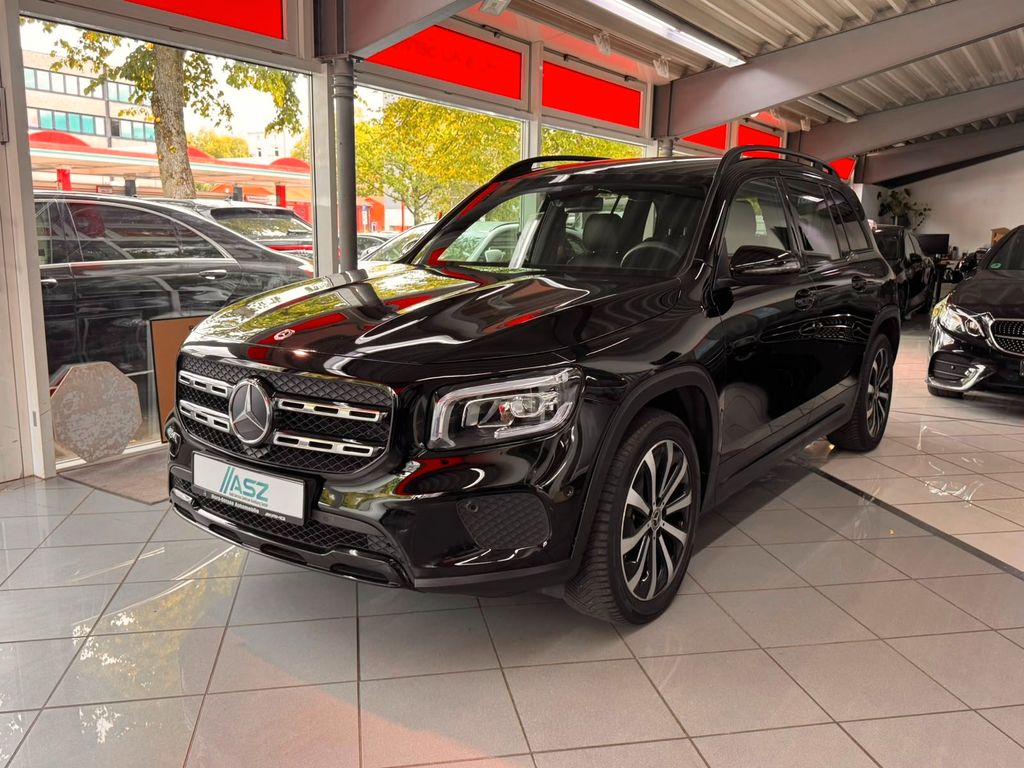 Image of Mercedes-Benz GLB 200