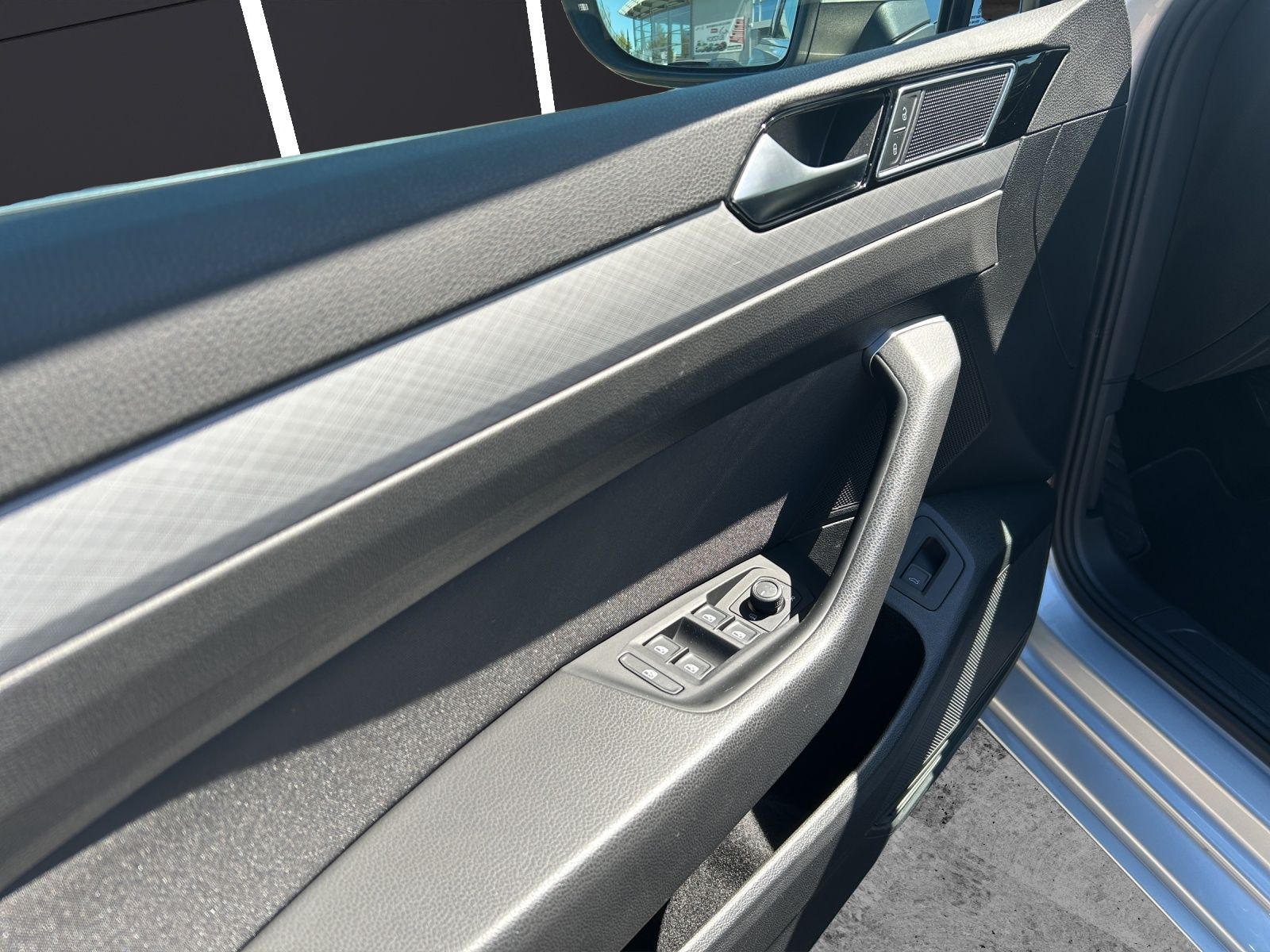 Fahrzeugabbildung Volkswagen Passat Variant TDI Business DSG LED Navi ACC AHK
