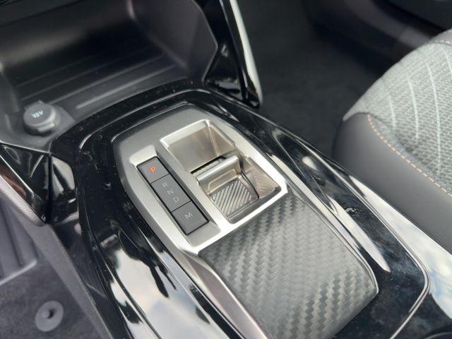 Peugeot 2008 Hybrid 145 e-DSC Allure, Navi, 360° Kamera