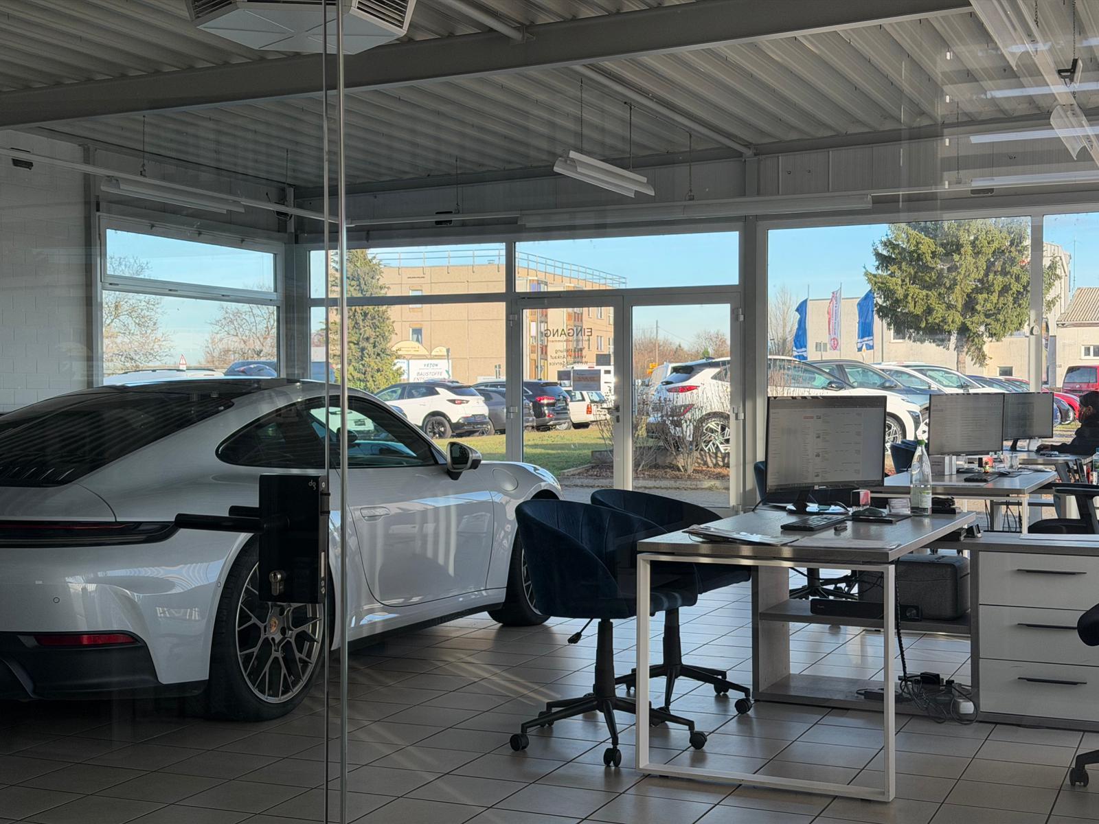 showroom-image-top
