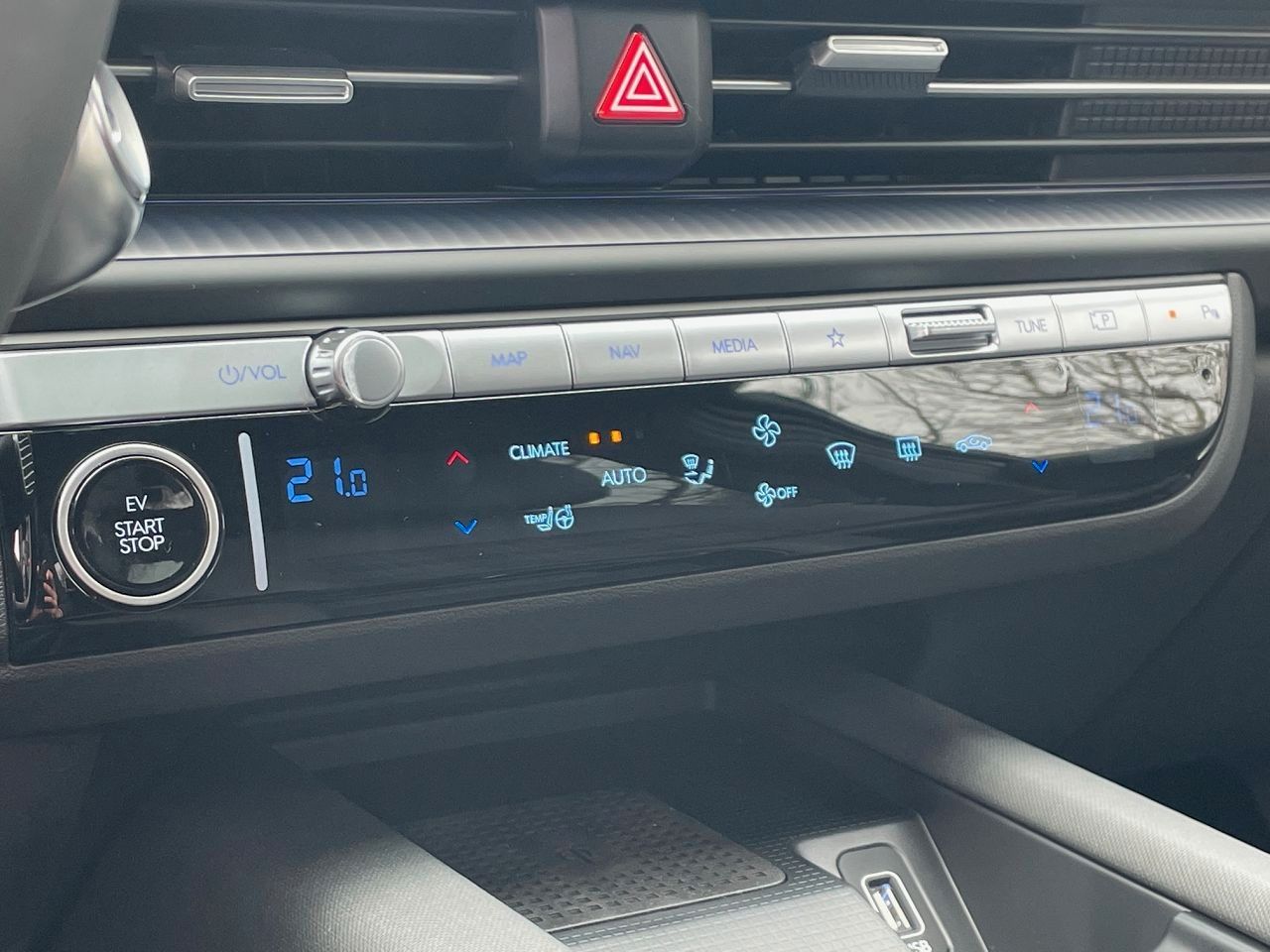 Fahrzeugabbildung Hyundai IONIQ 6 Ioniq 6 First Edition 4WD *MIETKAUF