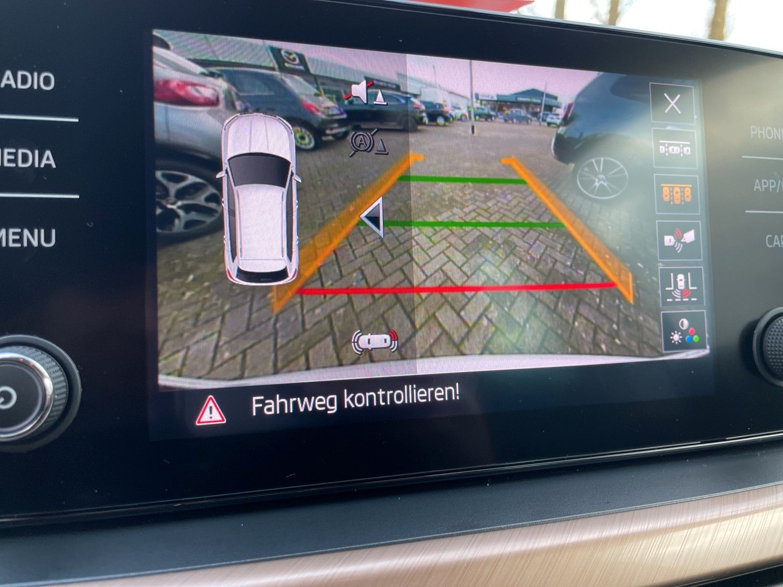 Fahrzeugabbildung SKODA Kamiq Style 1.0 TSI DSG LED/SHZ/APP/RFK