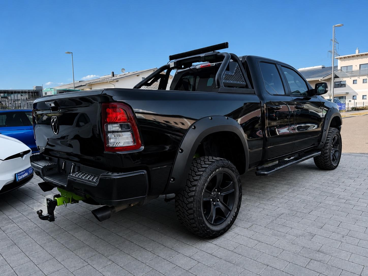 Dodge RAM 5.7 HEMI BIGHORN 4x4 LED LEDER NAVI LPG