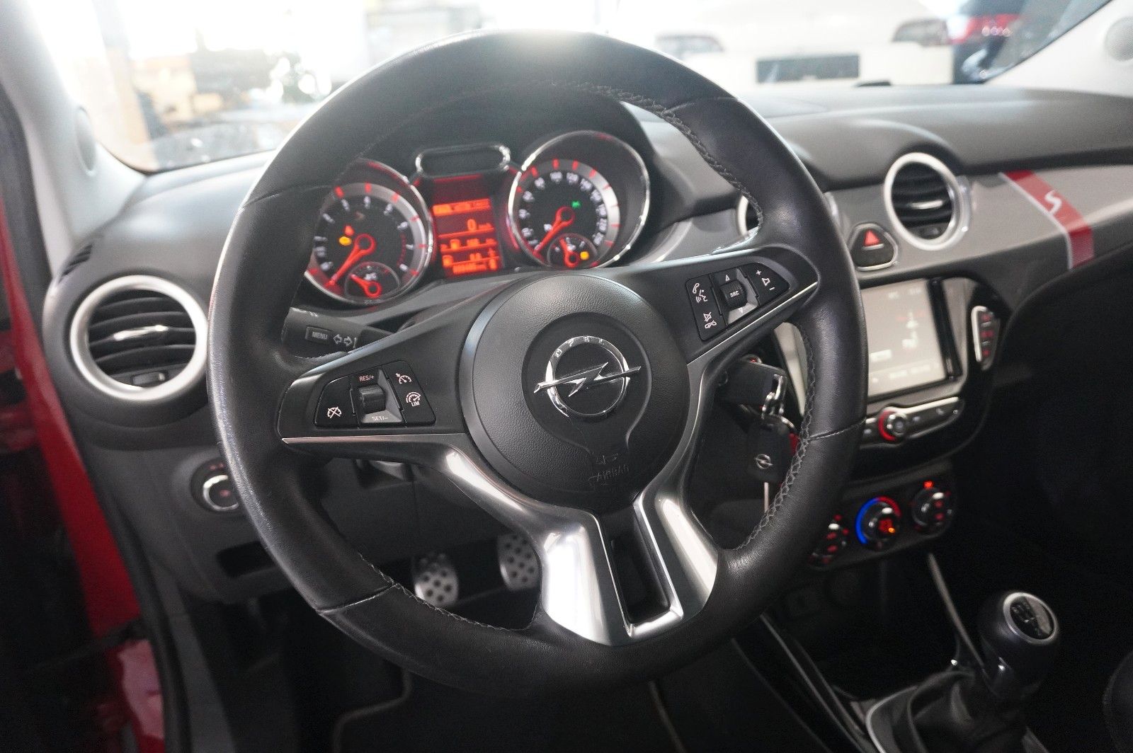 Fahrzeugabbildung Opel Adam S 1.4T SPORT NAVI/LED/SHZ/TEMP./OPC/PDC/USB