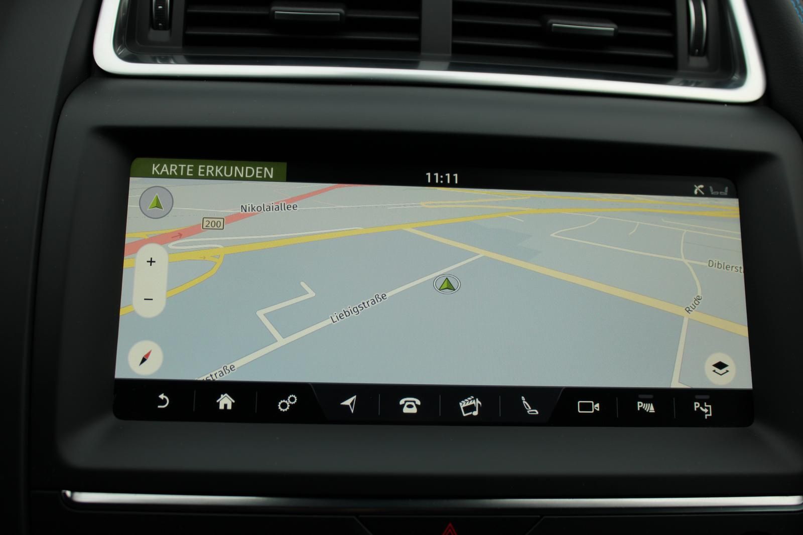Fahrzeugabbildung Jaguar E-Pace P200 R-Dynamic SE AWD
