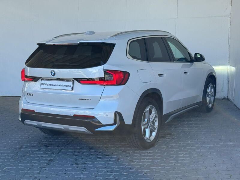 BMW iX1 xDrive30 xLine Navi.LED.AHK.ACC.360°.HuD foto 4