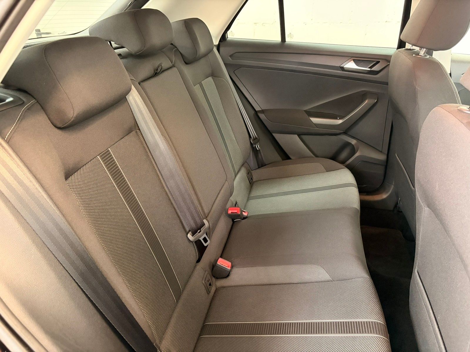 Fahrzeugabbildung Volkswagen T-Roc Life 2,0 TDI DSG +Kamera+ Navi + ACC + LED