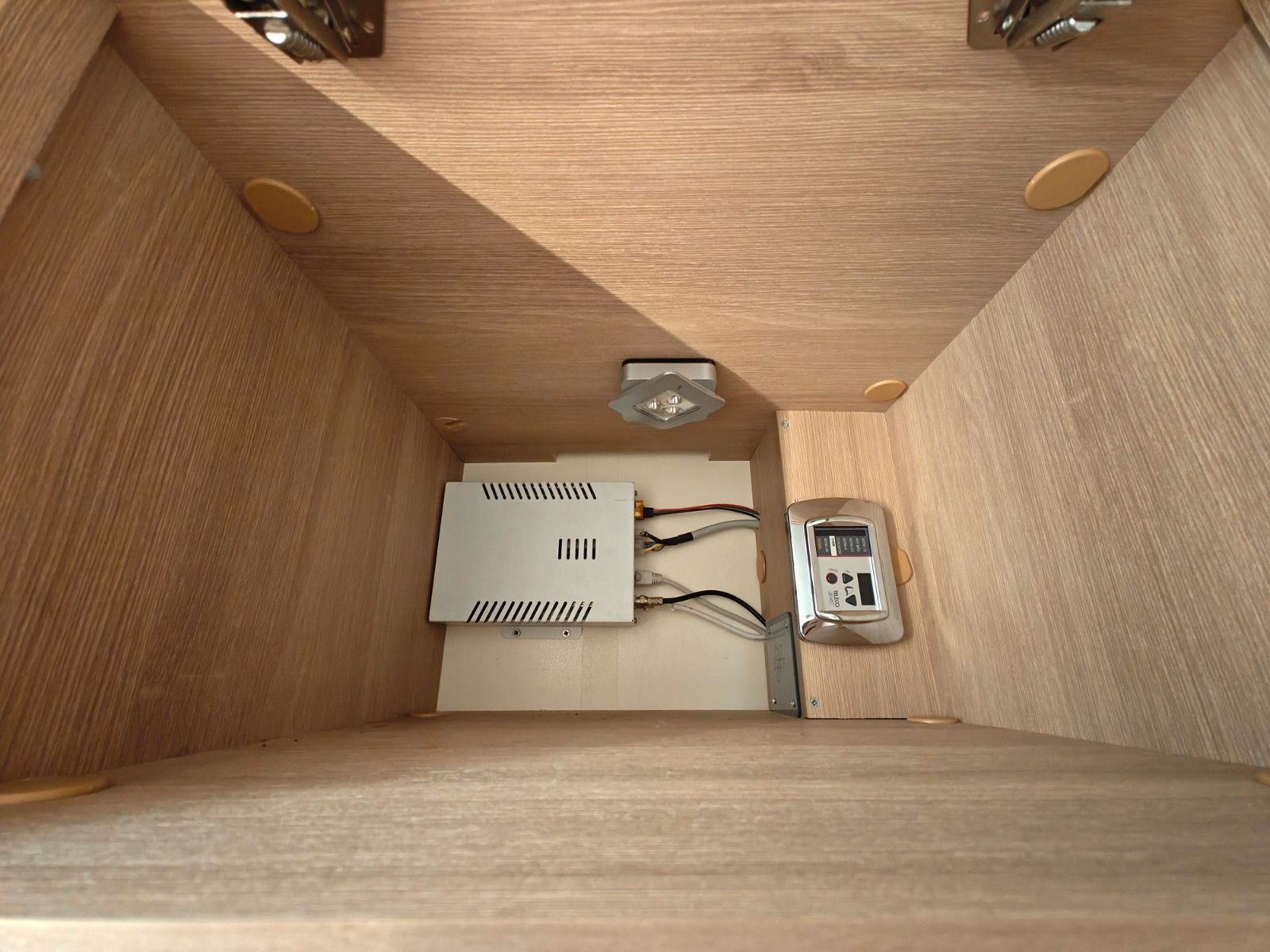 Fahrzeugabbildung Roller Team Kronos 275 - SAT, TV, Solar, 6 Sitz/Schlafplätze