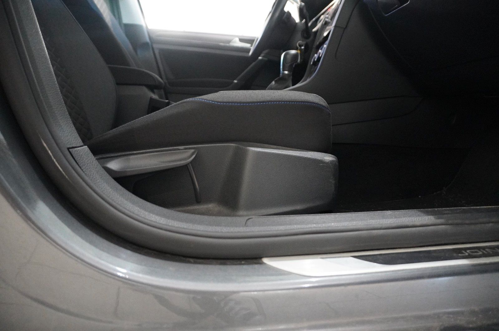 Fahrzeugabbildung Volkswagen Golf VII Lim. 2.0D JOIN NAVI/LED/KAMERA/DYNA./SH