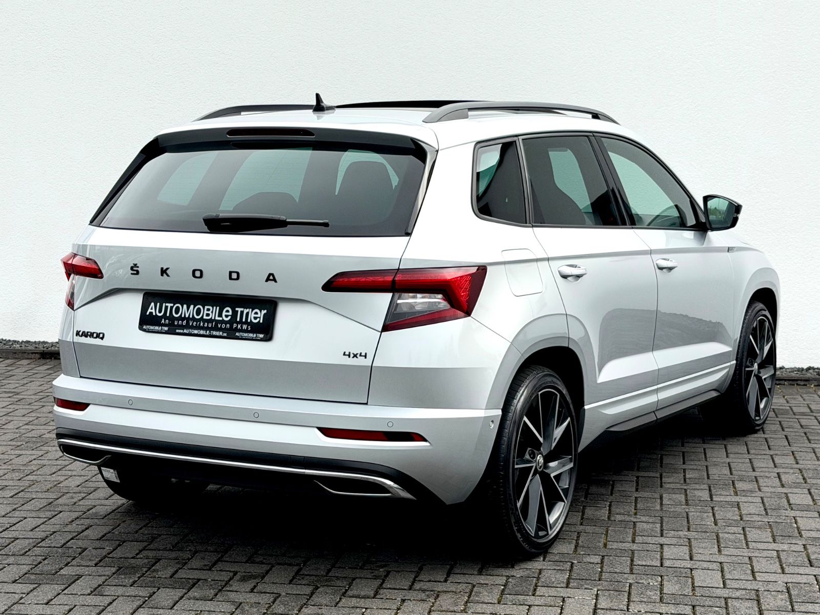 Skoda Karoq Sportline 2.0 TSI DSG 4x4 PANO LED ACC AHK foto 5