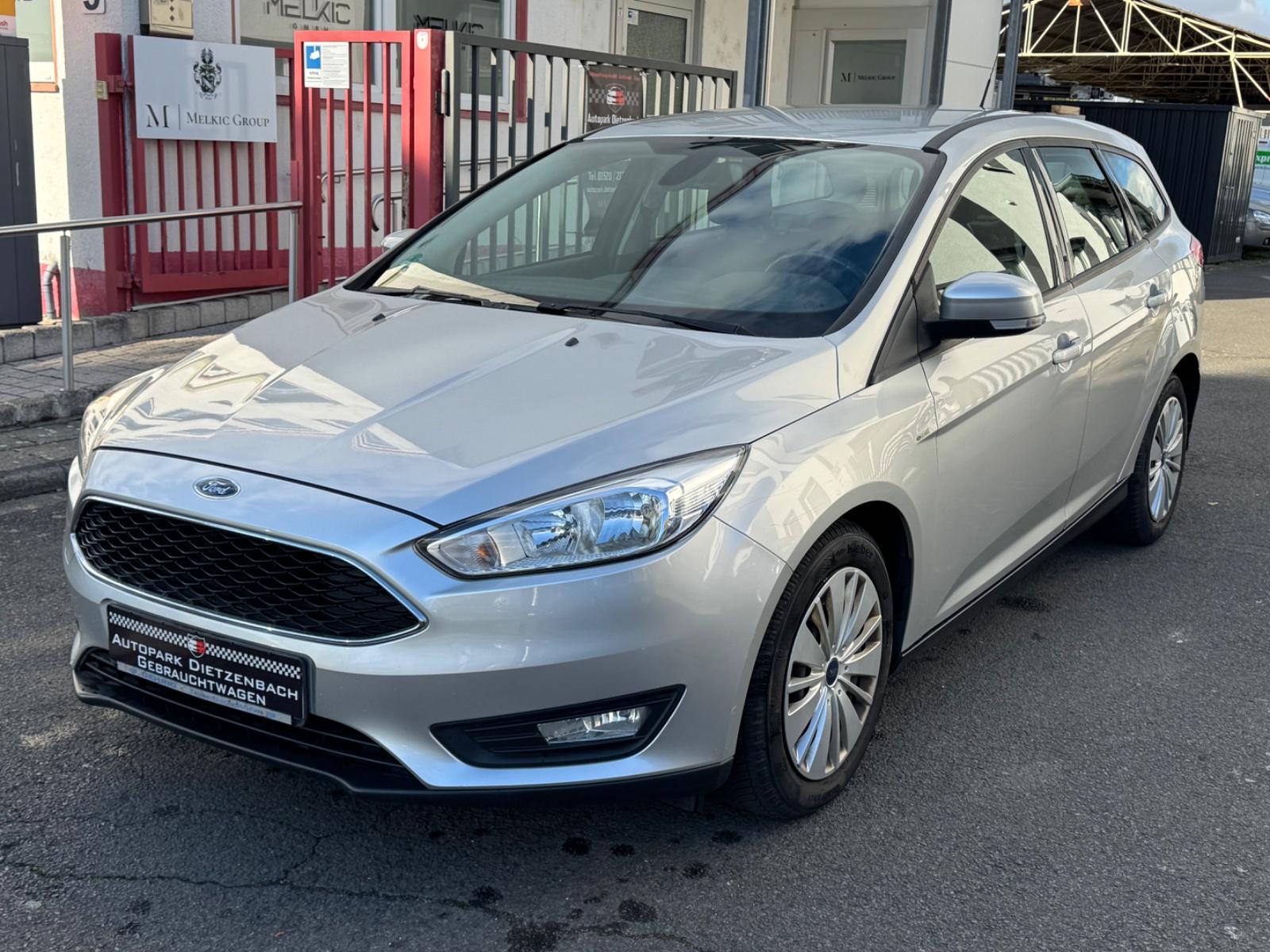 Ford Focus 2015 — interior