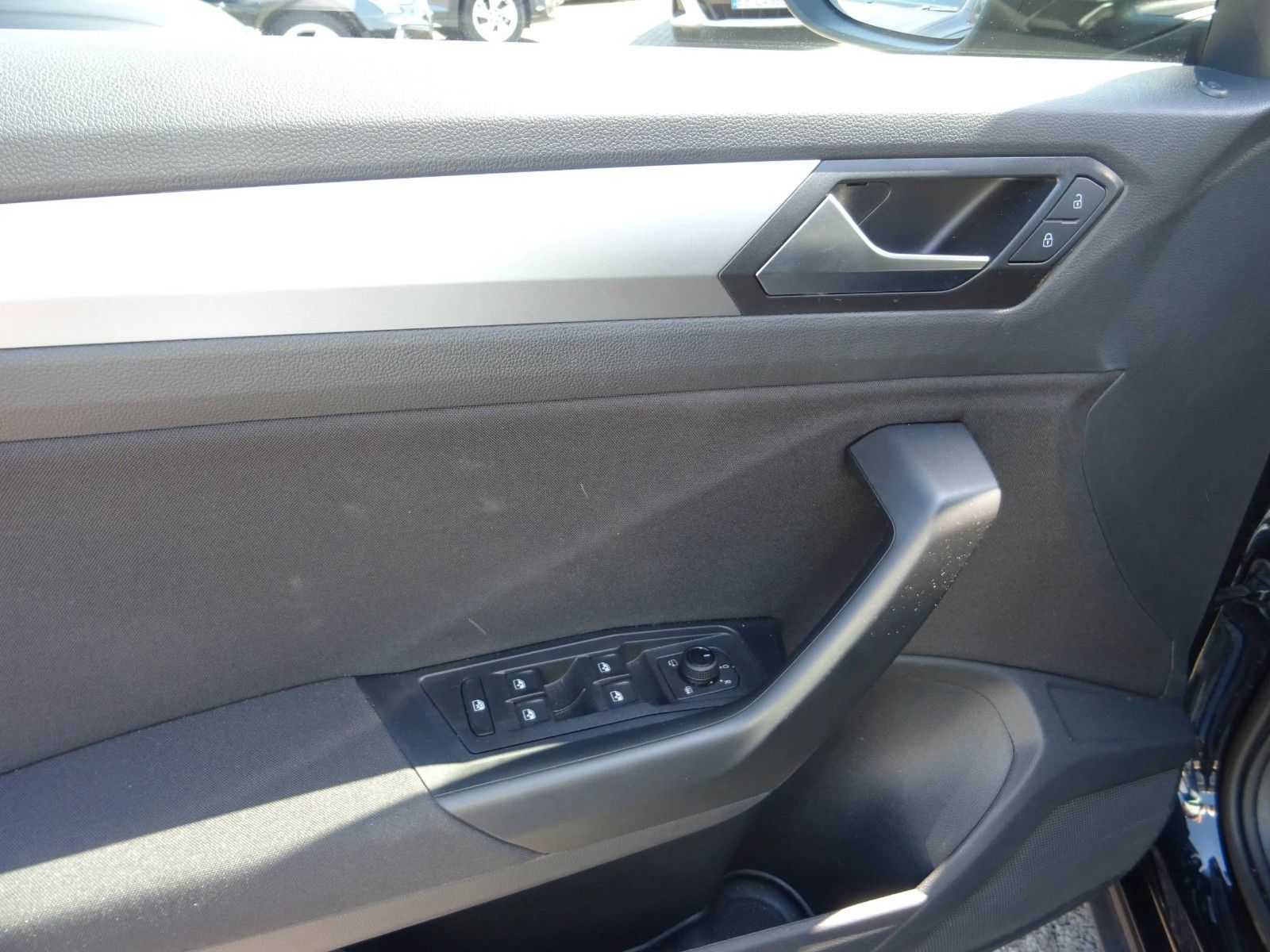 Volkswagen T-Roc 1.0 TSI Life Virt Led Navi/App PDC SHZ foto 20