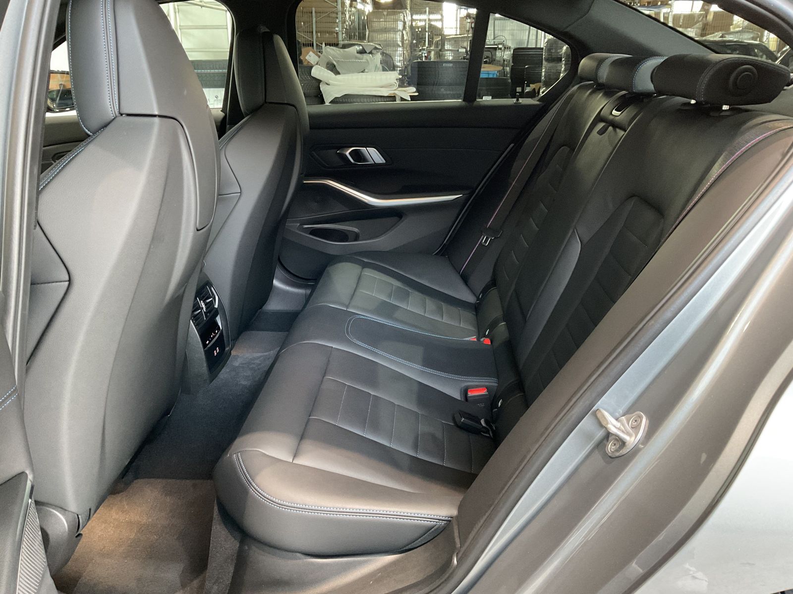 Fahrzeugeinzelansicht 13 Fahrzeugabbildung BMW M340d xDrive Adaptiver LED-Scheinwerfer, Sitzver