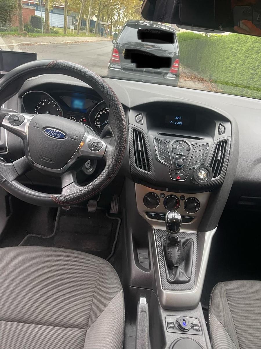 Ford Focus 2012 — photo 7
