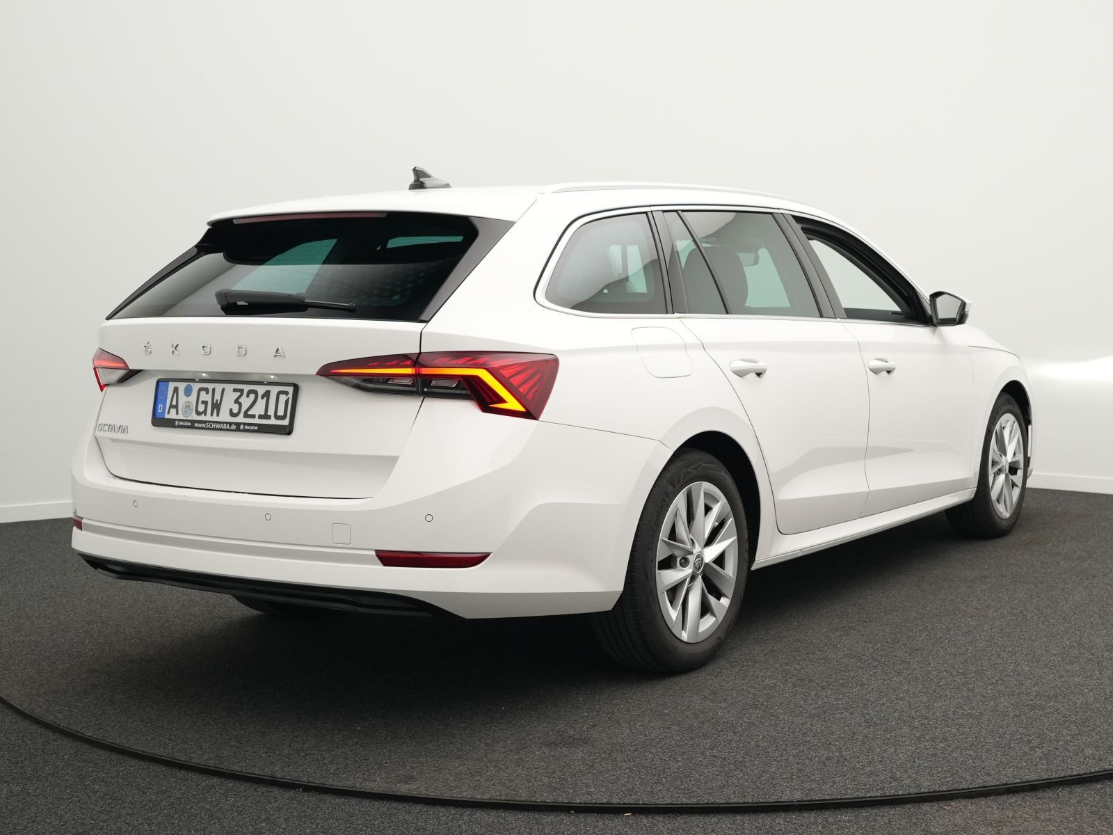Skoda Octavia Combi Style 1,5 TSI *AHK*LED*HdUp*17"* imagem 3