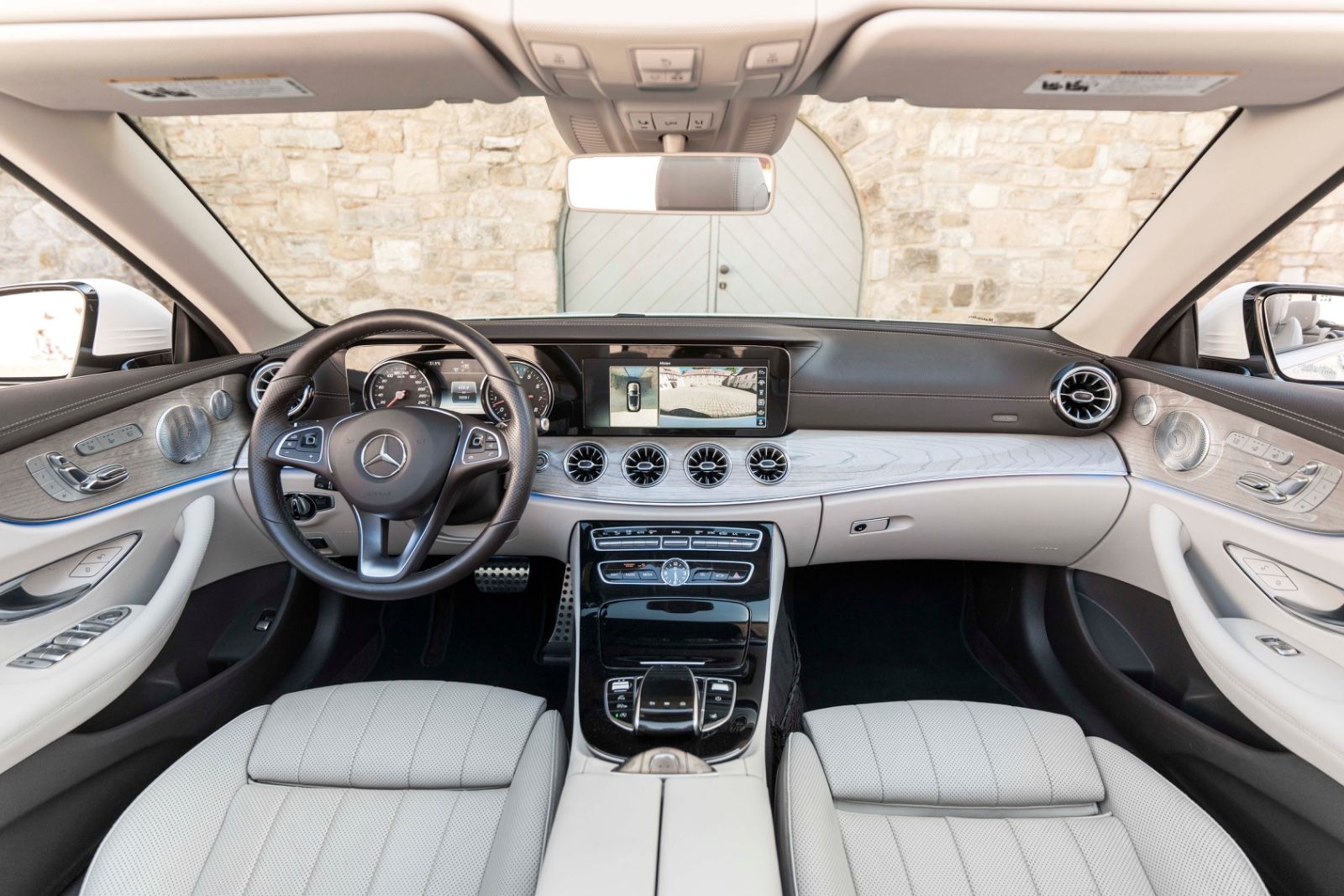 Fahrzeugabbildung Mercedes-Benz E 400 Cabrio 4Matic AMG HUD 360° BURMESTER ACC