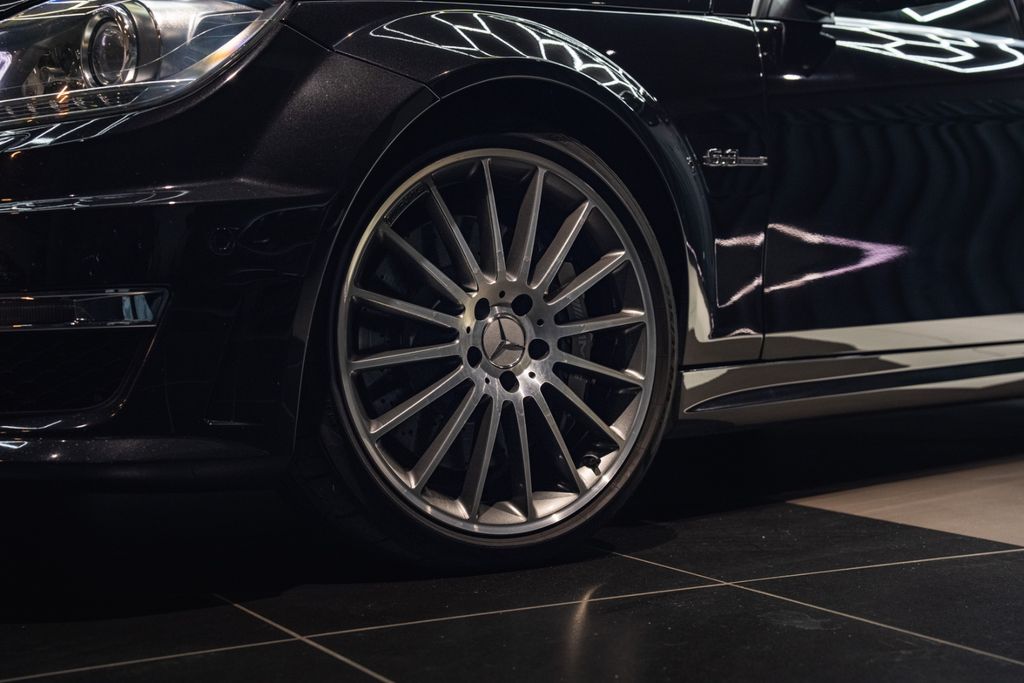 MERCEDES-BENZ C 63 AMG Coupe*H&K*PANO*LEDER*LED*MEMORY*DISTRON MERCEDES-BENZ C 63 AMG Coupe*H&K*PANO*LEDER*LED*MEMORY*DISTRON