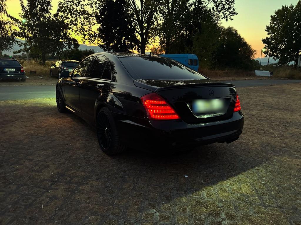 Mercedes-Benz E 320