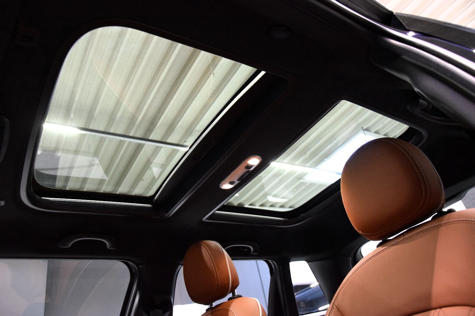Fahrzeugabbildung MINI Cooper MINI Yours Trim Steptronic Pano Leder HuD