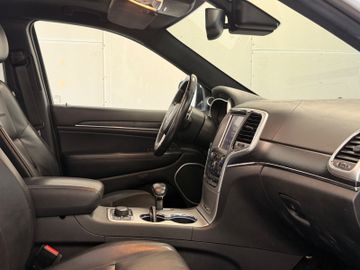 Jeep Grand Cherokee - 8