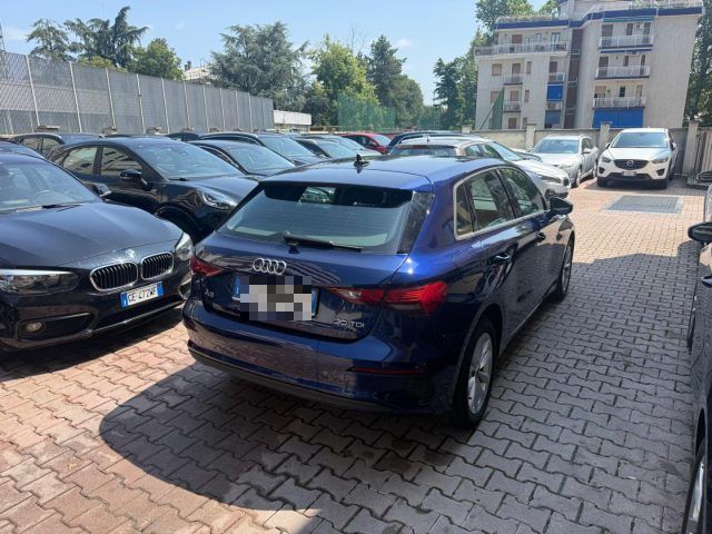 Audi AUDI A3 SPB 30 TDI S tronic Business imagem 3