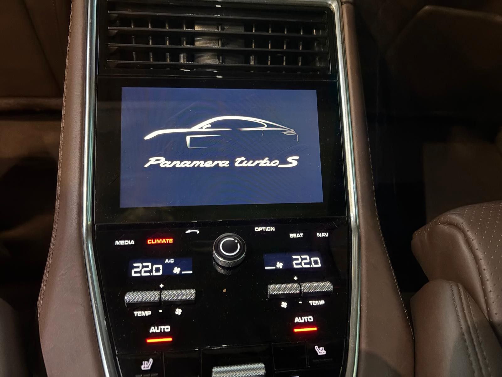 Fahrzeugabbildung Porsche Panamera Turbo S E-Hybrid Executive