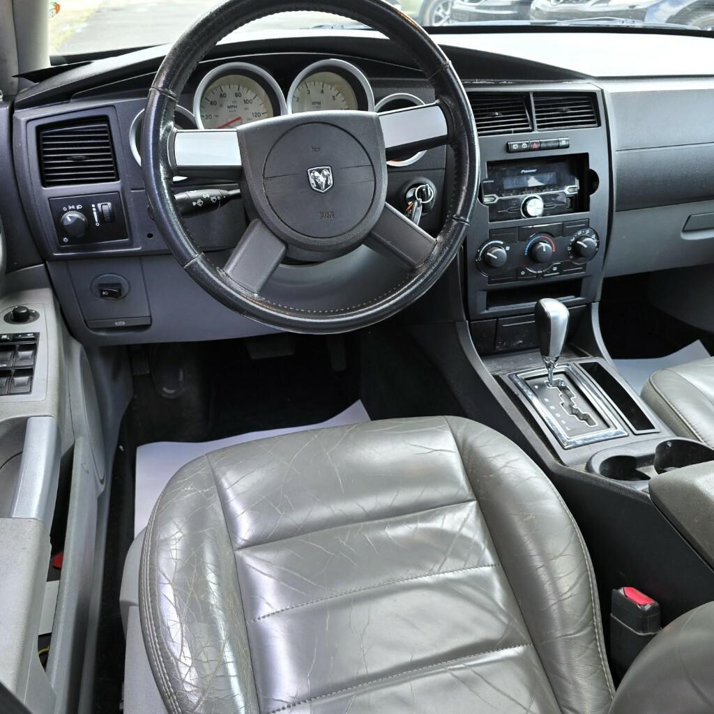 Dodge Magnum 2005 — photo 11