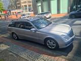 Mercedes-Benz W211 Mercedes 220cdi T Avantgarde Kombi 2Hand - Mercedes-Benz 220: Cdi Avantgarde