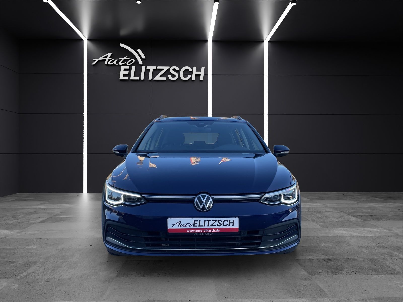 Fahrzeugabbildung Volkswagen Golf VIII Variant Style TSI LED+ ACC SH RearView