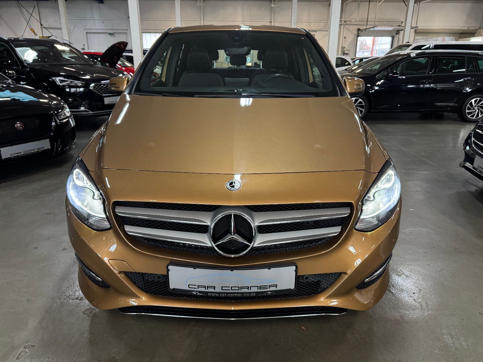Fahrzeugabbildung Mercedes-Benz B 180 7G-DCT URBAN SPORTPAKET NAVI LED KAMERA 2H