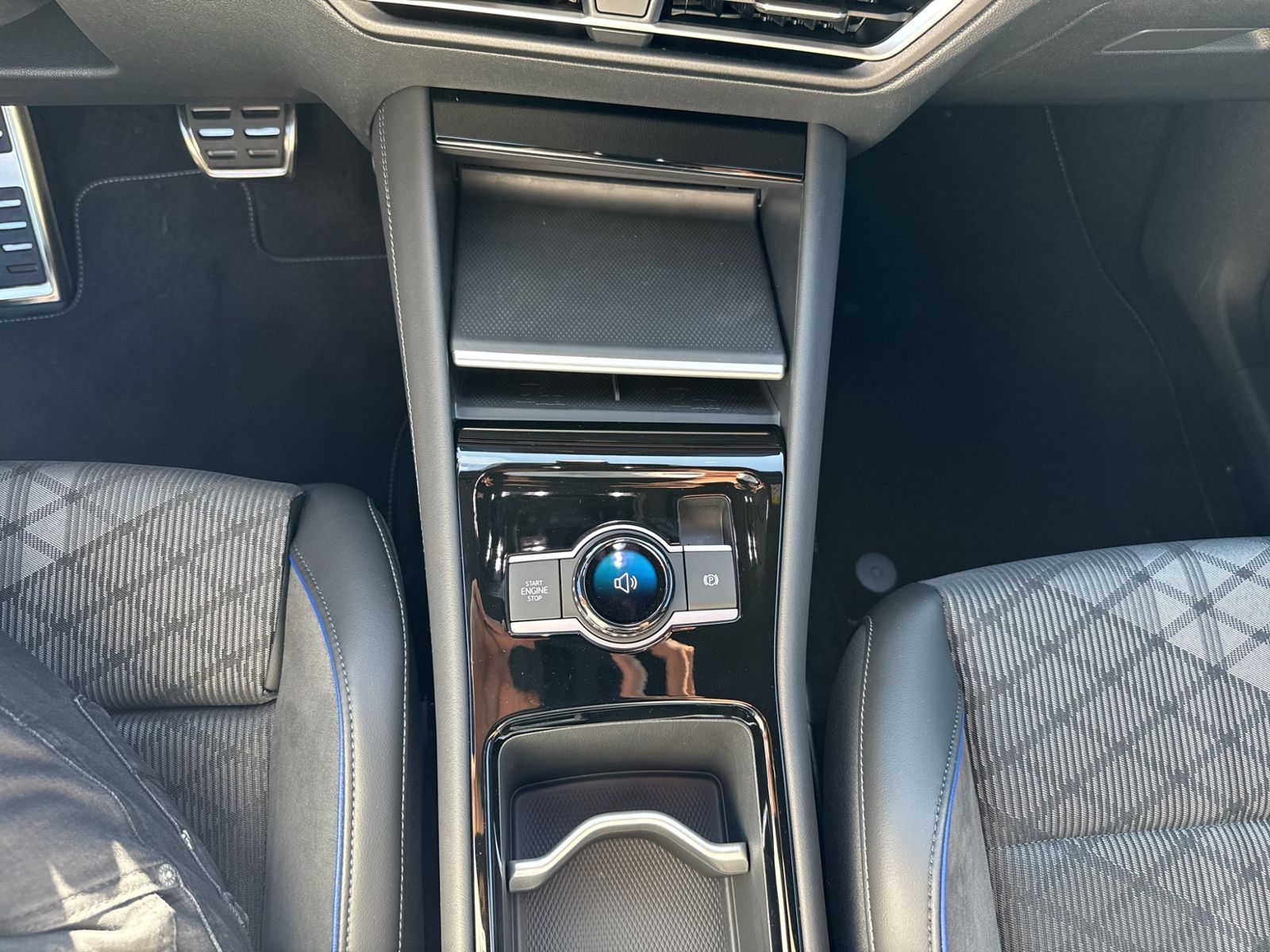 Tiguan 1.5 TSI eHybrid R-Line, AHK, IQ.Drive, Bl