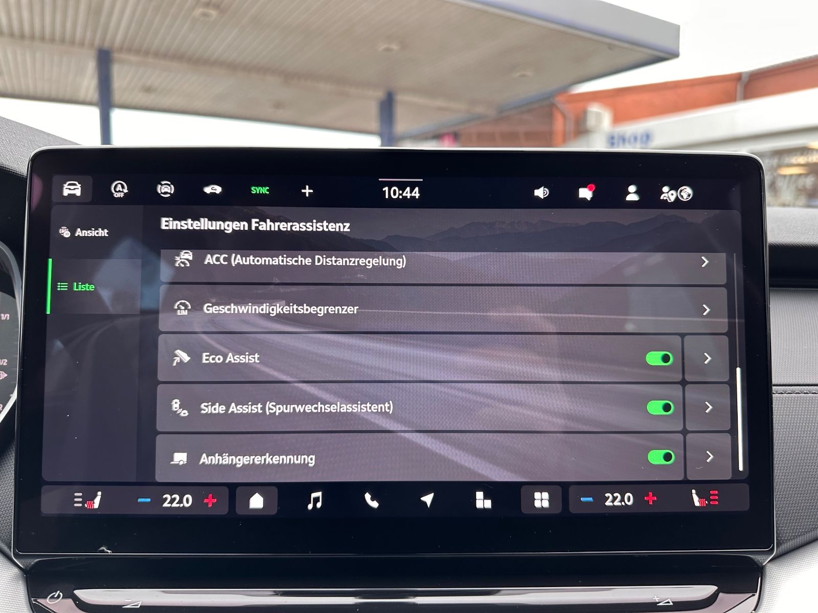 Fahrzeugabbildung SKODA Octavia Combi 1.5 TSI Selection AHK/LED/Navi/ACC