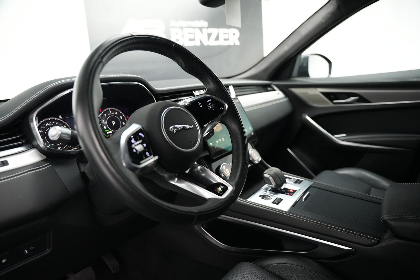 Fahrzeugabbildung Jaguar F-PACE R-Dynamic S *Meridian*Ambiente*Alcantara