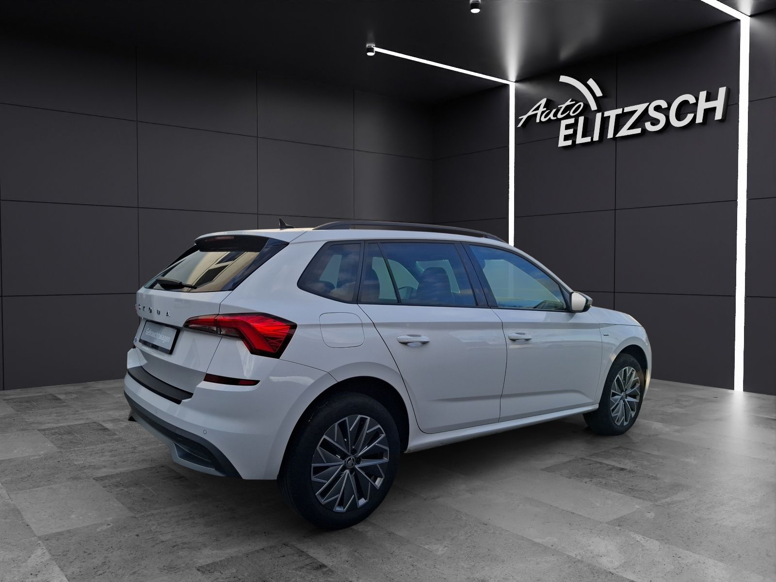 Fahrzeugabbildung SKODA Kamiq TSI Clever LED Navi AID GRA PDC SH LM