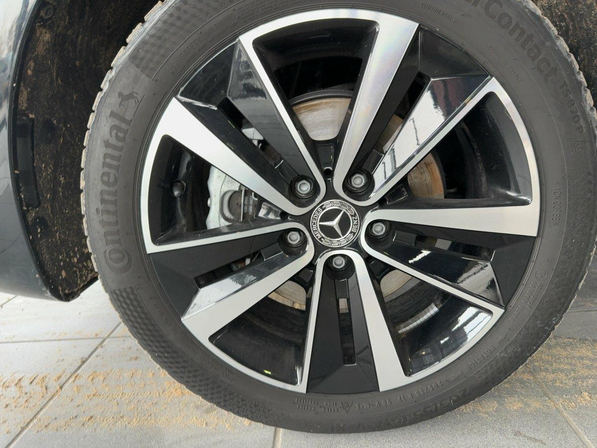 Mercedes-Benz T 180d PROGRESSIVE LED+TEMPOMAT+KEYLESS-GO+AMBIE