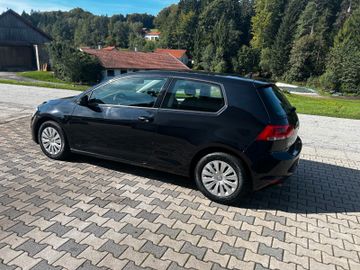 Volkswagen Golf - 2