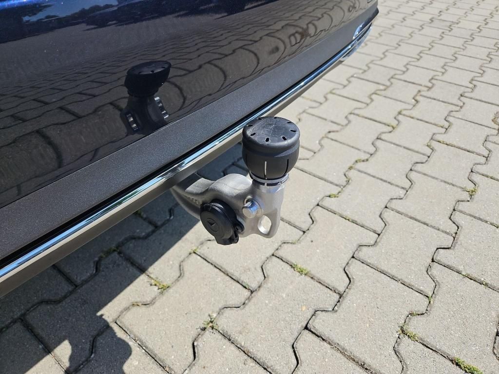 Fahrzeugabbildung Mercedes-Benz E 220 d 4M T-Modell +EDITION-AVANTGARDE+AHK+DIGI