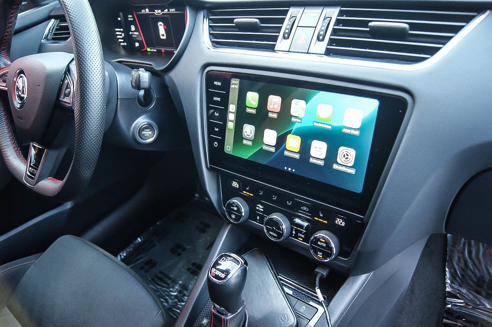 Fahrzeugabbildung SKODA Octavia Combi RS 245 VIRTUAL STANDHEIZUNG ACC DC