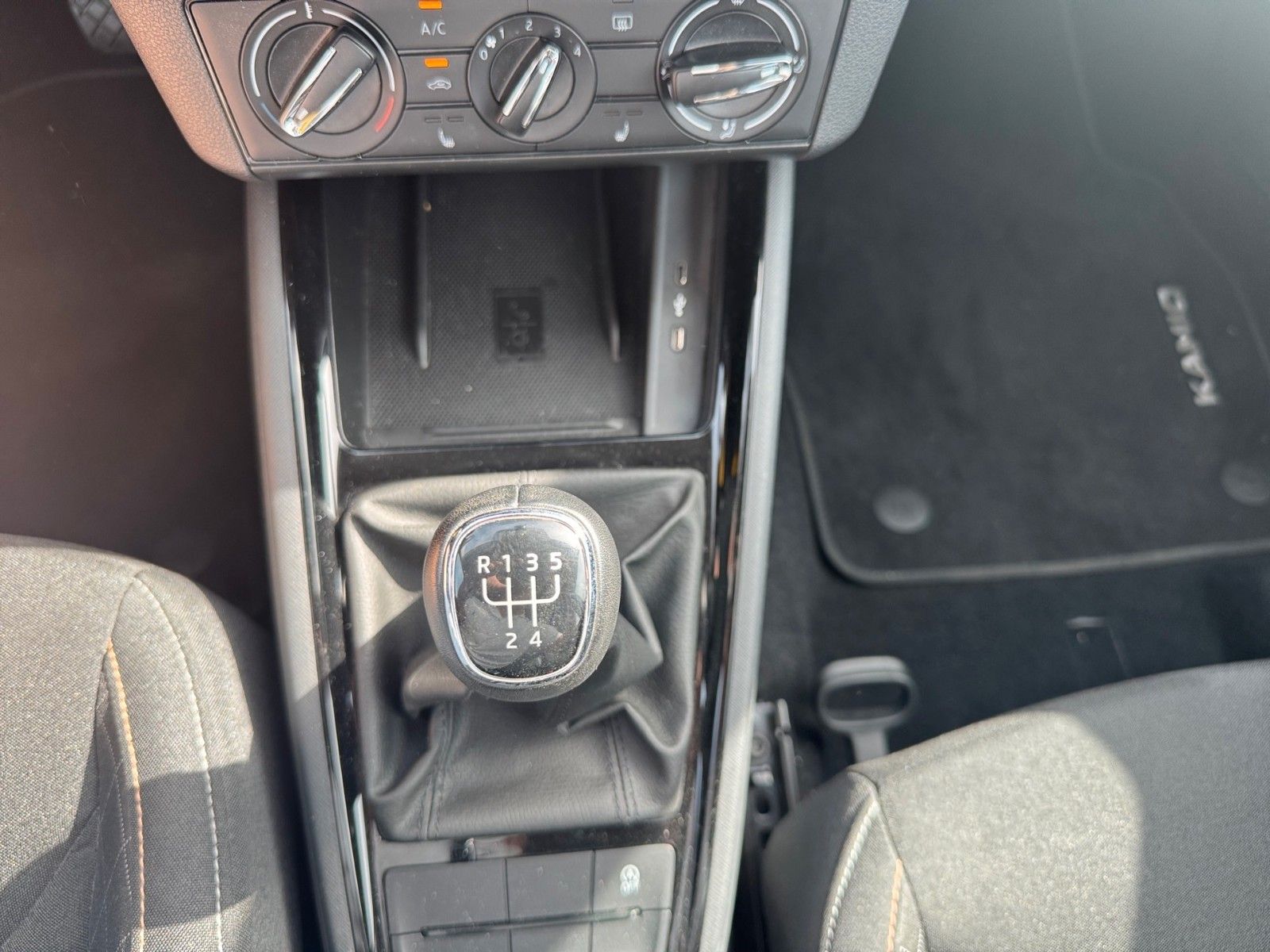 Fahrzeugabbildung SKODA Kamiq Ambition 1.0 TSI