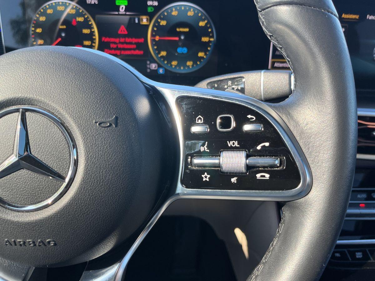 Mercedes-Benz EQC 400 4MATIC MULTIBEAM LED + LEDERSITZE + NAVI