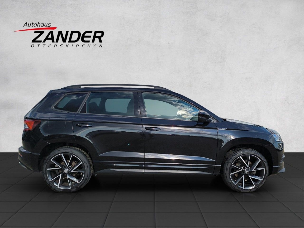 Fahrzeugabbildung SKODA Karoq Sportline 4x4 DSG,Navi,LED,SHZ