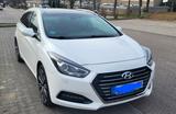 Hyundai i40 1.7 CRDi 104kW blue Premium Premium - Hyundai i40 Premium mit Diesel-Antrieb