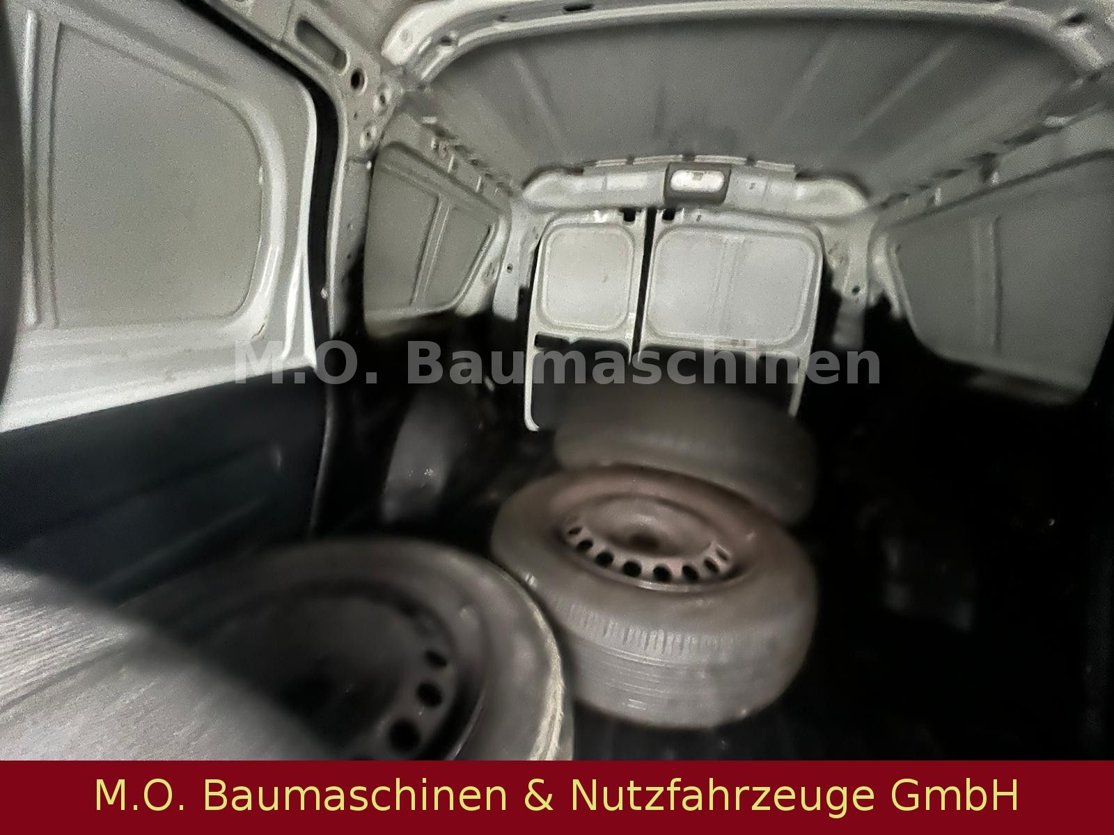 Fahrzeugabbildung Dacia Logan Express Ambiance / Kastenwagen