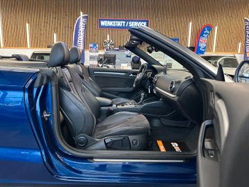 Audi A3 Cabriolet *ALCANTARA*NAVI*AHK*SPORTSITZ+FAHRW